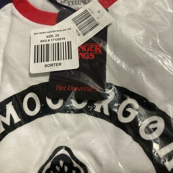 Retired! Stranger Things Demogorgon Hunter Raglan T-Shirt - Picture 3 of 3